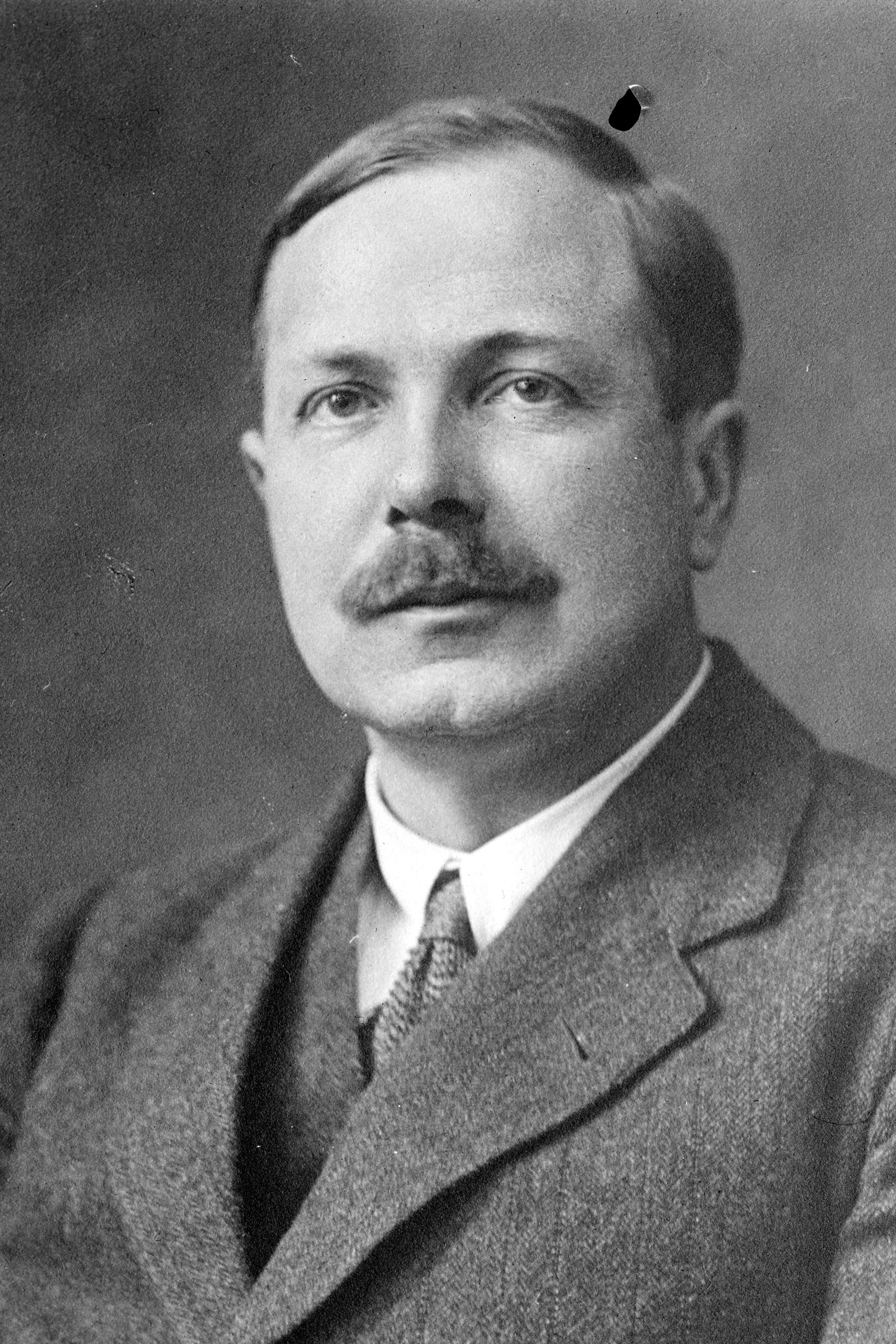 Charles Galton Darwin