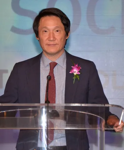 portrait of Philip S. Yu